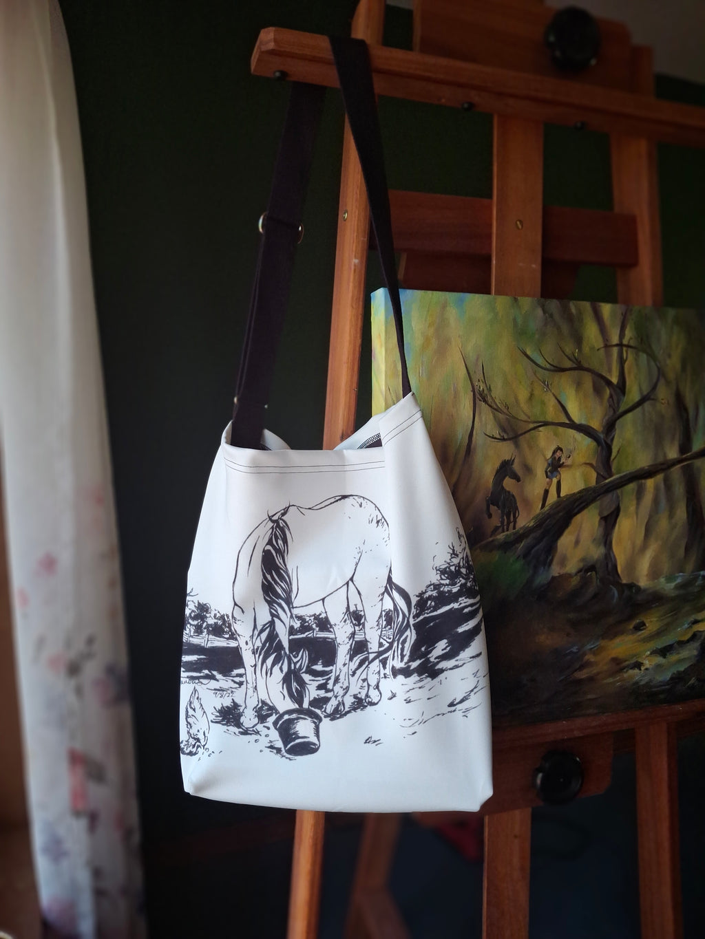 Munching Horse Tote Bag