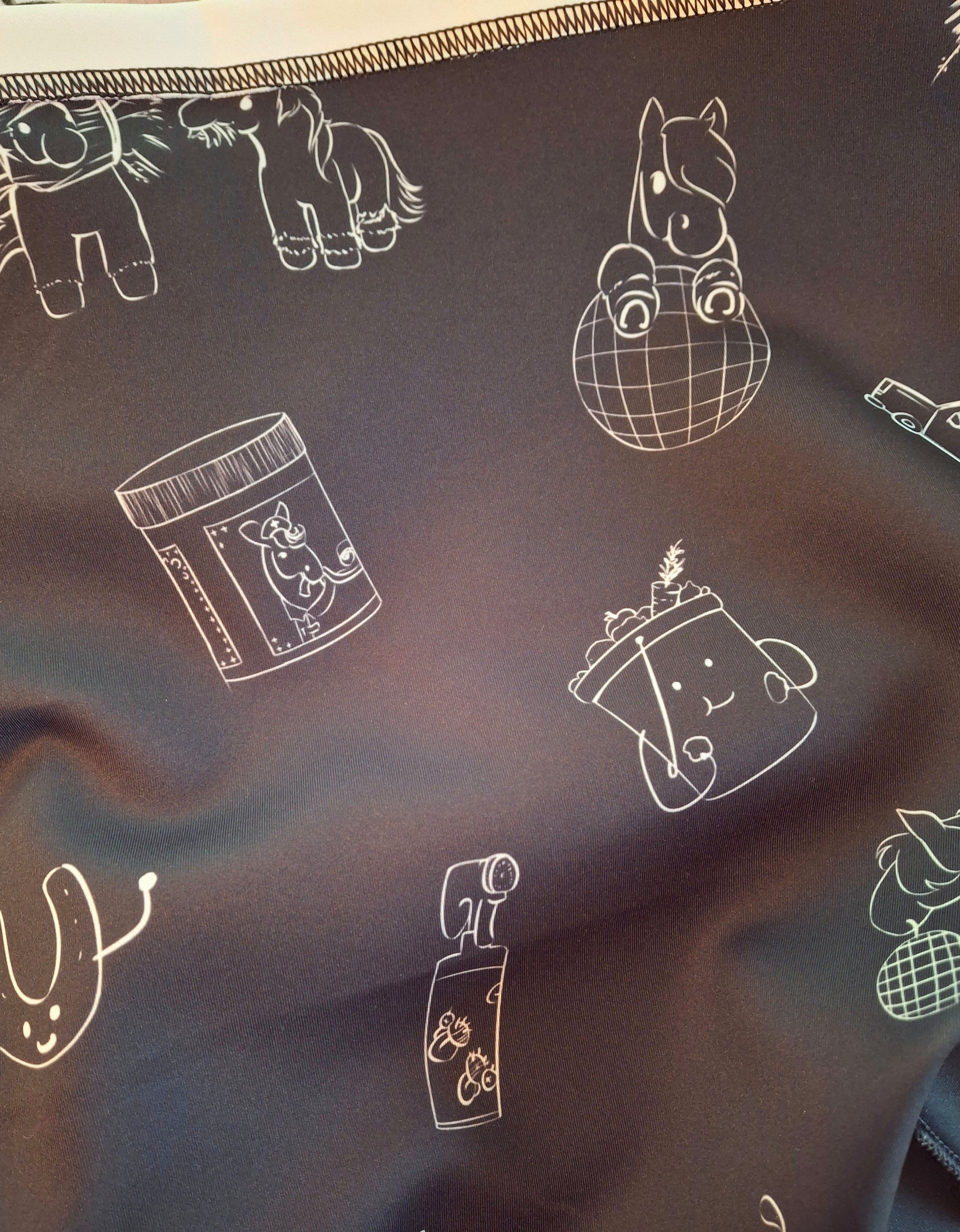 Munching Horse Tote Bag